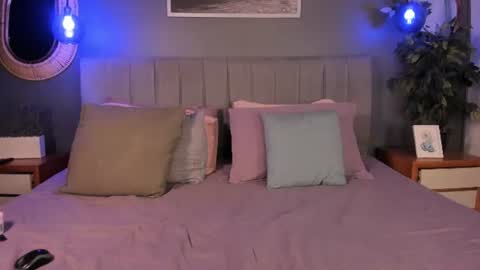 veluna_ online show from June 30, 2026, 11:11 am