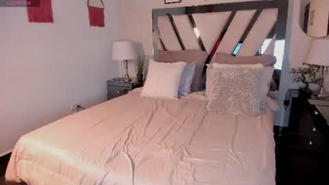 veluna_ online show from July 2, 2026, 11:16 am