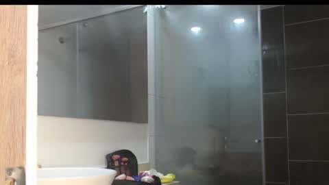 veluna_ online show from July 27, 2026, 4:58 pm