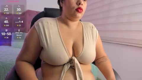 velveet_ online show from October 29, 2025, 12:07 pm