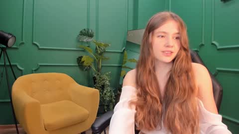 velvet_cherry online show from January 29, 2025, 3:37 pm