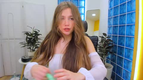 velvet_cherry online show from January 31, 2025, 4:38 pm