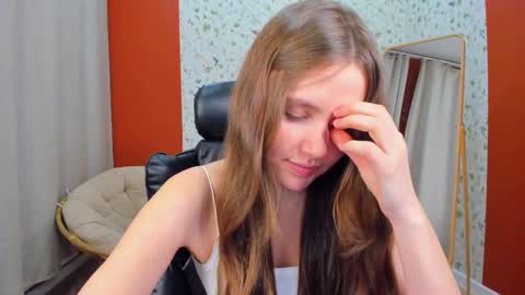 velvet_cherry online show from February 19, 2025, 3:38 pm