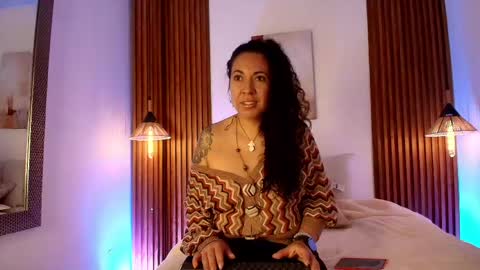 Emma Curly online show from April 24, 2026, 12:18 pm