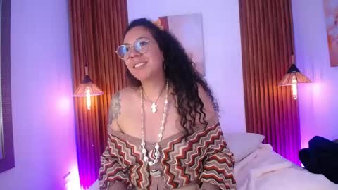 Emma Curly online show from April 29, 2026, 5:30 pm