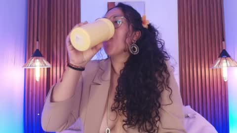 Emma Curly online show from May 11, 2026, 4:04 pm