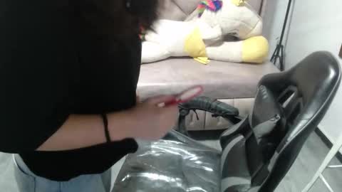 velvet_moon_v online show from November 19, 2025, 1:11 pm