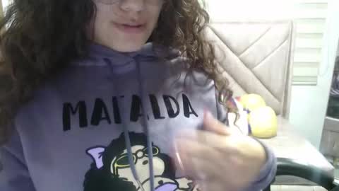 velvet_moon_v online show from January 7, 2026, 1:13 pm