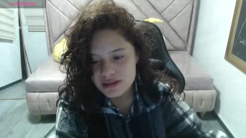 velvet_moon_v online show from January 19, 2026, 1:04 pm