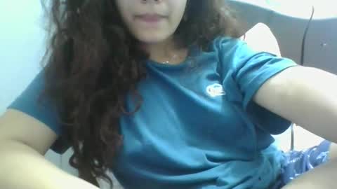 velvet_moon_v online show from April 15, 2026, 4:52 am