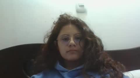 velvet_moon_v online show from April 22, 2026, 6:16 am