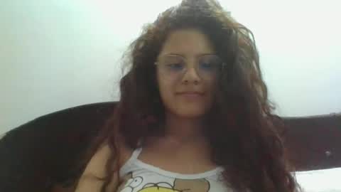 velvet_moon_v online show from April 22, 2026, 11:17 pm