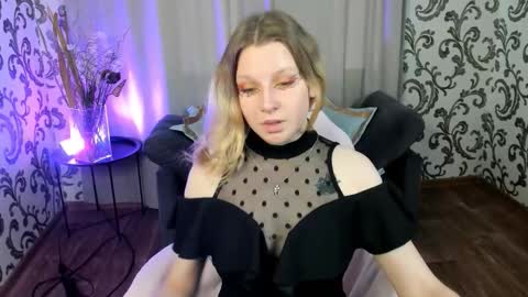 velvet_peach_ online show from October 26, 2025, 12:00 pm