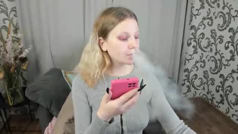 velvet_peach_ online show from November 22, 2025, 10:58 am