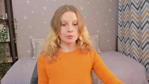 velvet_peach_ online show from January 15, 2026, 11:59 am