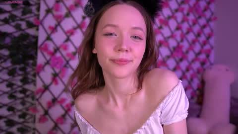 Polly online show from November 6, 2025, 6:20 pm