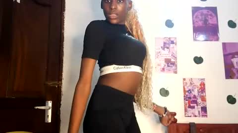 Snapshot of velvetdesiree chatting on June 14, 2026, 8:33 pm velvetdesiree online show from June 14, 2026, 8:33 pm