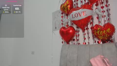 Velvetluna online show from February 19, 2026, 11:17 am