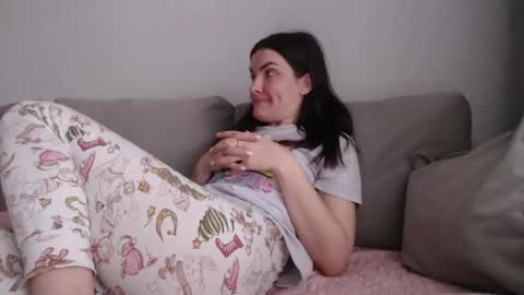 Snapshot of velvetmoon123 chatting on February 18, 2026, 9:27 am velvetmoon123 online show from February 18, 2026, 9:27 am