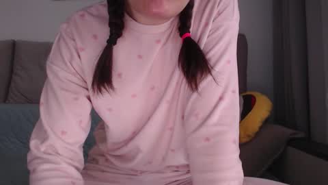 Snapshot of velvetmoon123 chatting on February 27, 2026, 8:03 am velvetmoon123 online show from February 27, 2026, 8:03 am