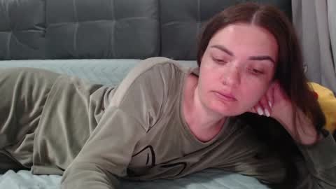 velvetmoon123 online show from April 15, 2026, 5:31 pm