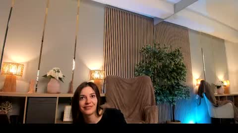 Velvet online show from May 16, 2026, 3:25 am