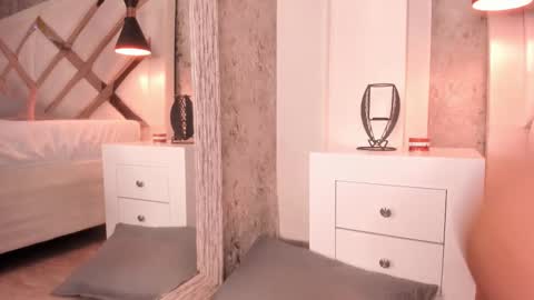 velvett_moon__ online show from March 27, 2026, 8:26 am