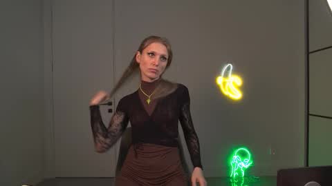 VelvetTGirl online show from March 29, 2026, 7:36 pm