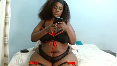 velvetychocolate1 online show from May 17, 2026, 1:25 am
