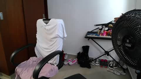 Snapshot of venelope1 chatting on November 27, 2025, 8:00 pm Venelope 3 online show from November 27, 2025, 8:00 pm