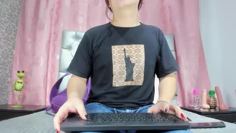 veneno hot online show from December 17, 2025, 12:44 pm