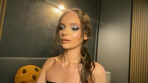 venom_shade online show from October 9, 2025, 4:38 pm