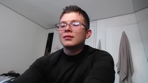 Snapshot of venumbestia chatting on November 19, 2025, 5:02 pm venumbestia online show from November 19, 2025, 5:02 pm