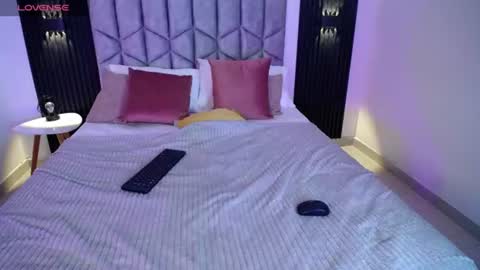 Snapshot of venus_999_ chatting on July 2, 2026, 10:16 pm venus_999_ online show from July 2, 2026, 10:16 pm