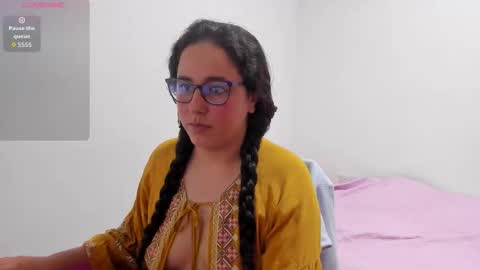 Venus online show from November 9, 2025, 1:15 am