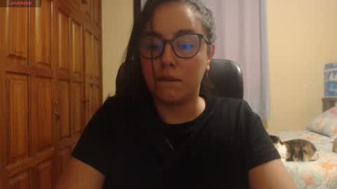 Venus online show from December 18, 2025, 4:29 am