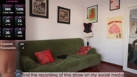 Bella online show from October 28, 2025, 1:14 pm