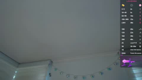Snapshot of venus_leroy chatting on May 10, 2026, 8:25 pm Venus online show from May 10, 2026, 8:25 pm