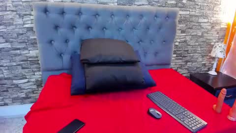 Medussa online show from February 8, 2025, 8:20 am