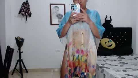 venus_menoza online show from October 31, 2025, 1:34 pm