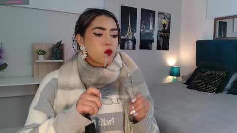 Snapshot of venus_steffen chatting on October 6, 2025, 12:24 pm Mia online show from October 6, 2025, 12:24 pm