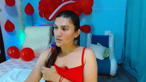 Catalina online show from February 18, 2025, 2:05 am