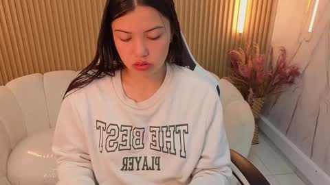 Venus  online show from December 14, 2025, 12:43 pm