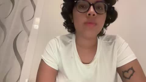 Snapshot of venusdeper chatting on October 17, 2025, 10:45 pm venusdeper online show from October 17, 2025, 10:45 pm