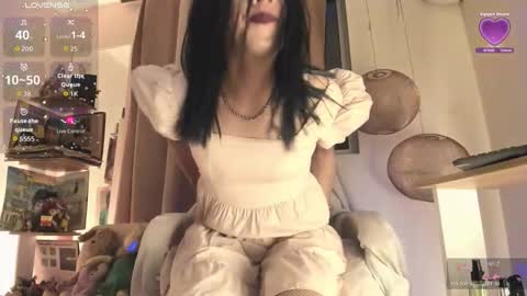 Venus online show from November 1, 2025, 6:37 am