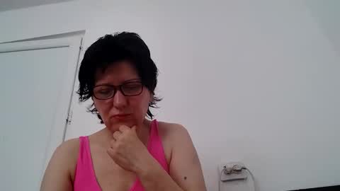 Snapshot of vera_elle chatting on May 24, 2026, 6:18 am Vera online show from May 24, 2026, 6:18 am