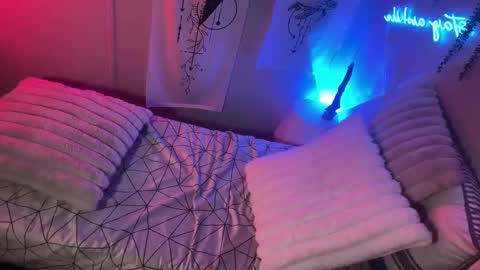 Vera Quinn online show from October 10, 2025, 8:35 am