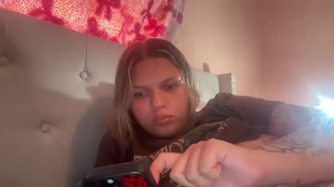 Snapshot of veranikimi chatting on July 4, 2026, 4:02 pm veranikimi online show from July 4, 2026, 4:02 pm