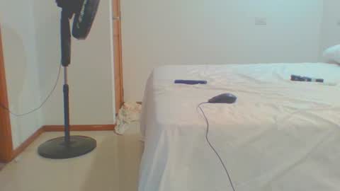 vergagolosa22 online show from November 17, 2025, 4:18 am