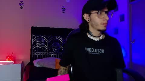 vergil_noir online show from June 20, 2026, 4:37 am